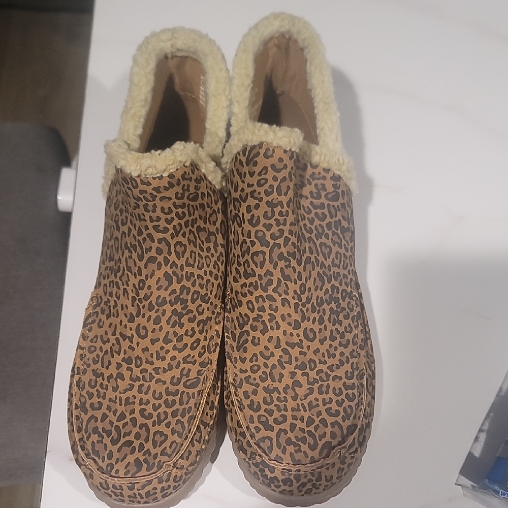 NWT Kim Rogers Brown Leopard Slip On Booties Size 9